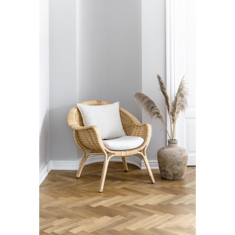 Wicker discount floor chair